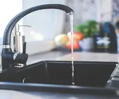 Jak zwiększyć ciśnienie wody w bloku? Sprawdzone metody na problemy z wodą