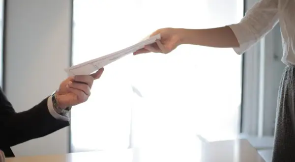 Jak sprawdzić wpis hipoteki do księgi wieczystej i uniknąć problemów z nieruchomością