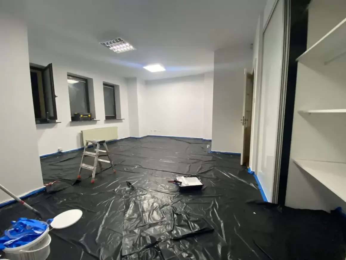 Ile kosztuje metr malowania mieszkania? Sprawdź ceny i porady