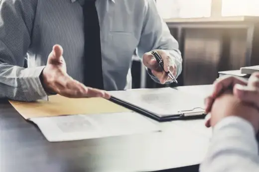 Tytuł prawny do nieruchomości – jakie dokumenty są niezbędne?